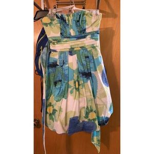 Cute strapless sundress! Size 3/4